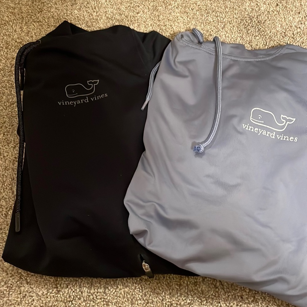 2-pack Women’s XS Vineyard Vines Pullovers